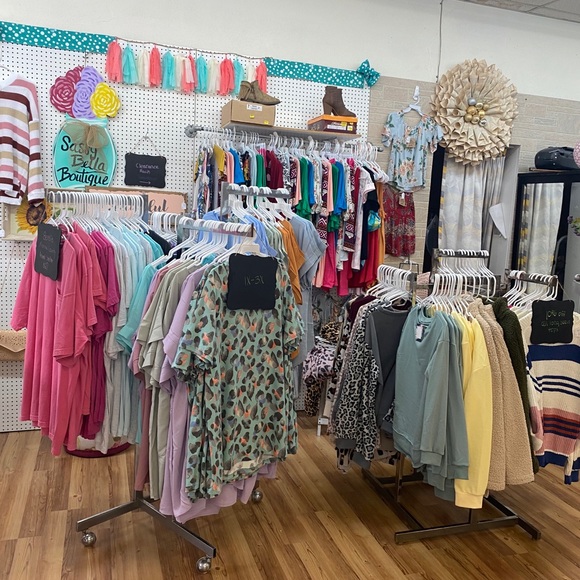 Meet your Posher, Sassy Bella - Picture 8 of 11